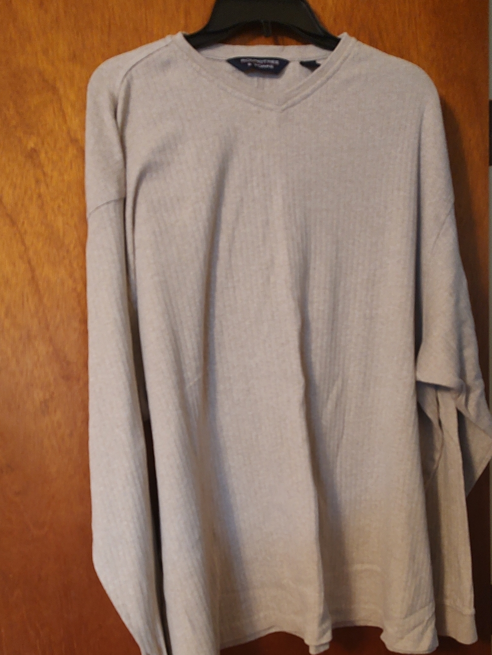 Roundtree & Yorke Light Gray Ribbed V-Neck Sweater
